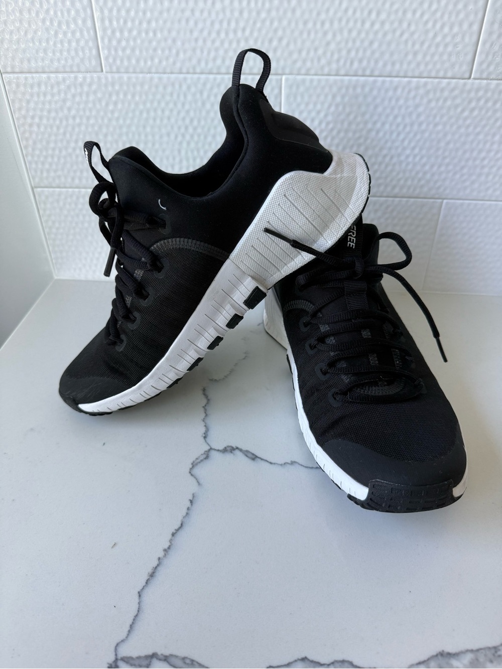 Nike Men's Black and White Metcon Sneakers